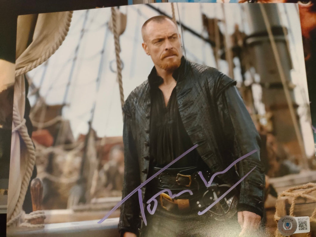 Toby Stephens w Beckett Authentication signed 8x10