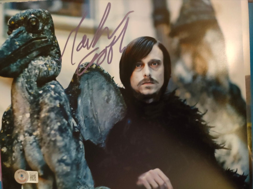 MacKenzie Crook signed 8x10 w Beckett Authentication